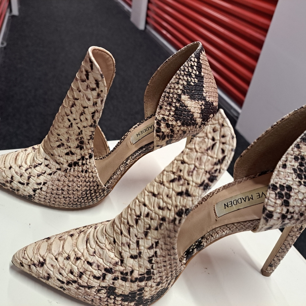 Womens Steve Madden Heels size 8.5